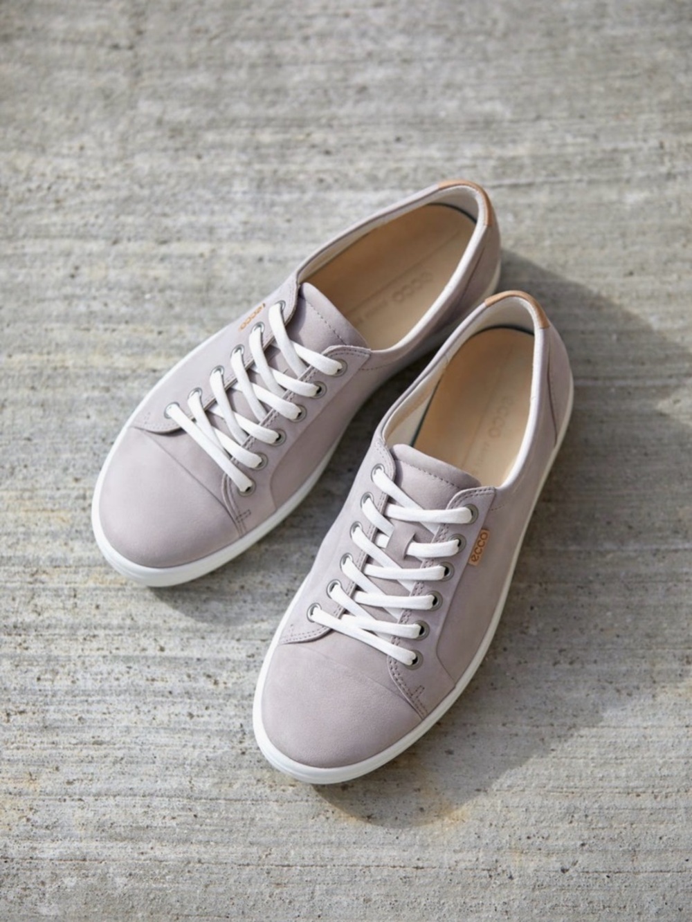 Ecco Soft 7 Sneaker.  Size 8.  Women's Lace-Up Sneakers in Light Lavender. New!